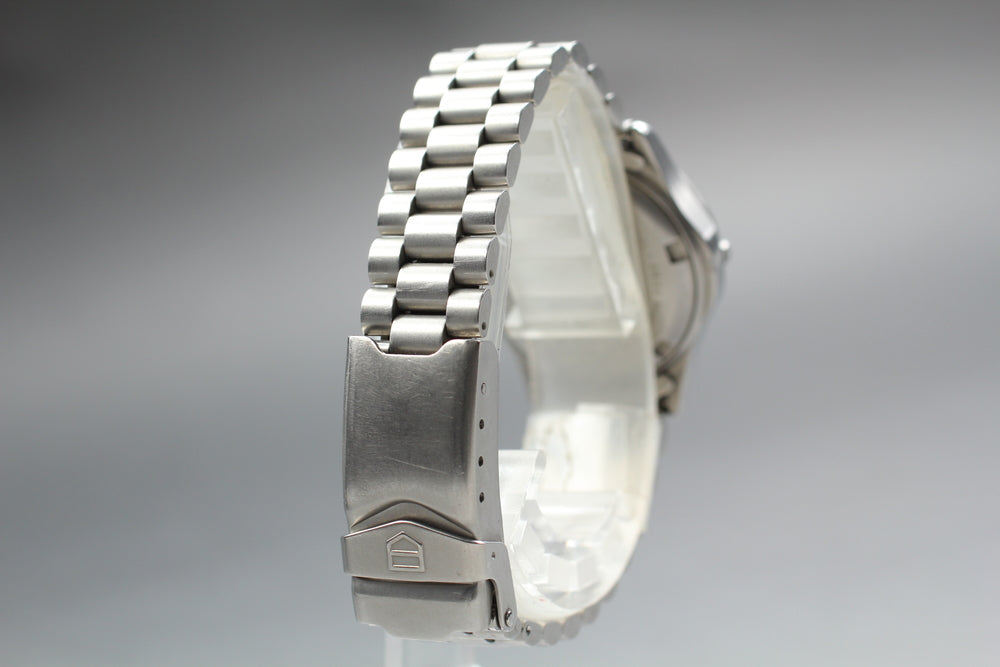 Near MINT TAG Heuer Professional 2000 962.208-2 Silver Quartz 28mm Ladies Watch