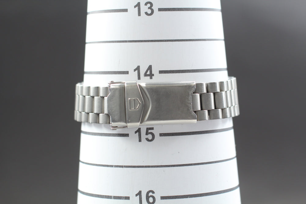 Near MINT TAG Heuer Professional 2000 962.208-2 Silver Quartz 28mm Ladies Watch