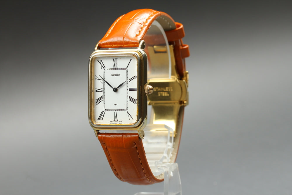 SEIKO Chariot 2220-3460 White Manual 26mm Men's Watch 1977