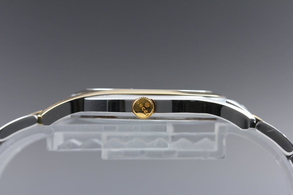 Near MINT GUCCI 5500XL Quartz 38mm Men's Watch
