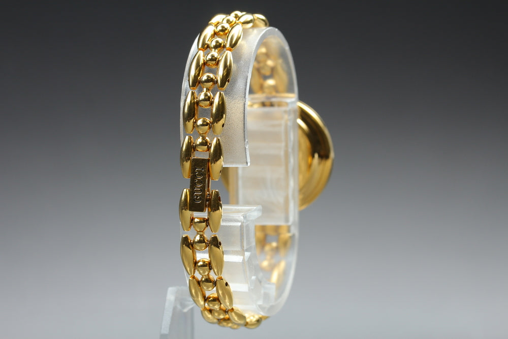 Near MINT GUCCI Change Bezel 11/12 White Quartz 26mm Ladies Watch