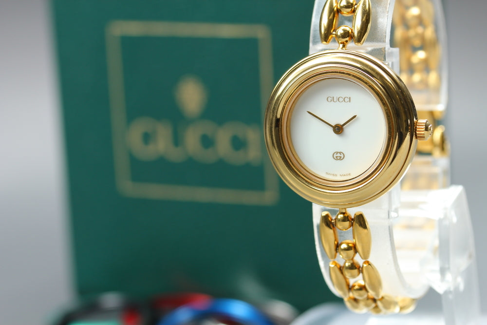 Near MINT GUCCI Change Bezel 11/12 White Quartz 26mm Ladies Watch
