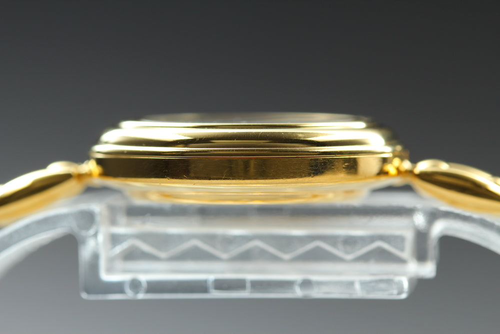 Near MINT GUCCI Change Bezel 11/12 White Quartz 26mm Ladies Watch