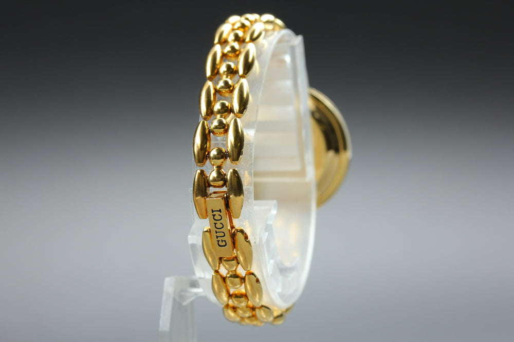 Near MINT GUCCI Change Bezel 11/12 White Quartz 26mm Ladies Watch