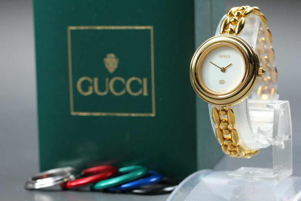 Near MINT GUCCI Change Bezel 11/12 White Quartz 26mm Ladies Watch