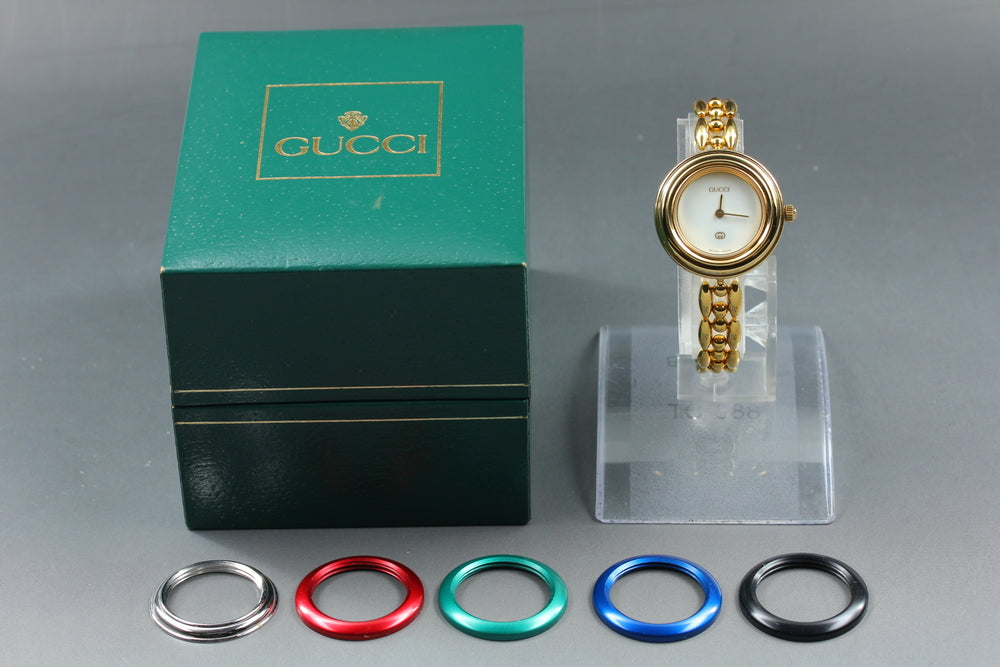 Near MINT GUCCI Change Bezel 11/12 White Quartz 26mm Ladies Watch