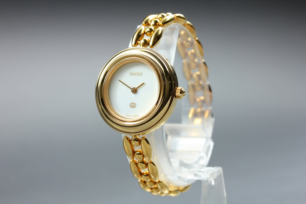 Near MINT GUCCI Change Bezel 11/12 White Quartz 26mm Ladies Watch