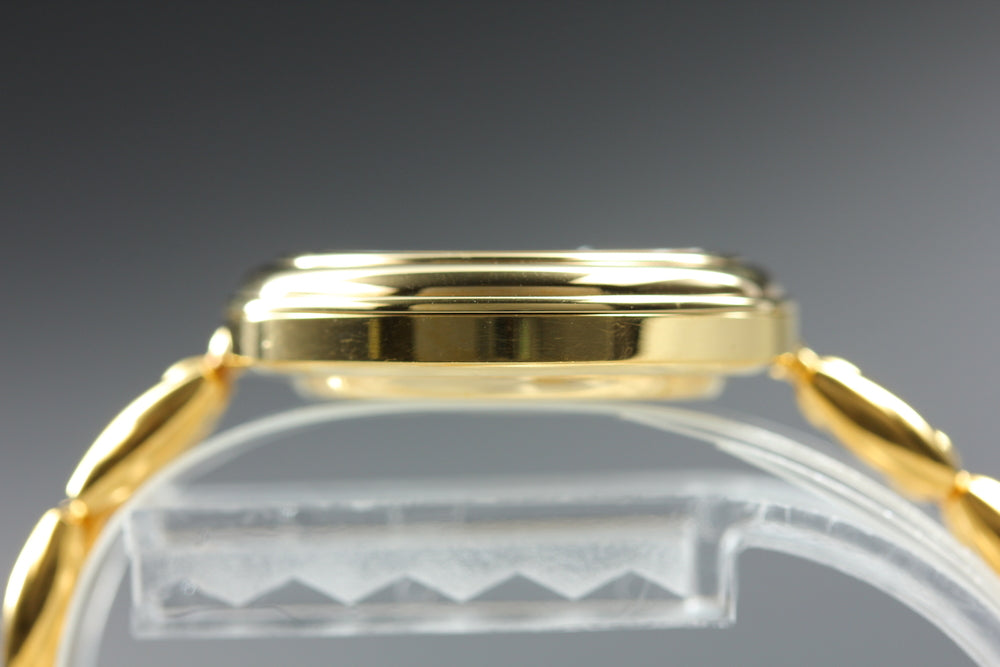 Near MINT GUCCI Change Bezel 11/12 White Quartz 26mm Ladies Watch