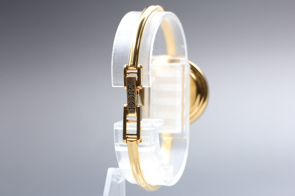 Near MINT GUCCI Change Bezel 11/12.2 White Quartz Ladies Watch