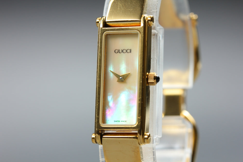 Near MINT GUCCI 1500 Mother of Pearl Quartz 12mm Ladies Watch