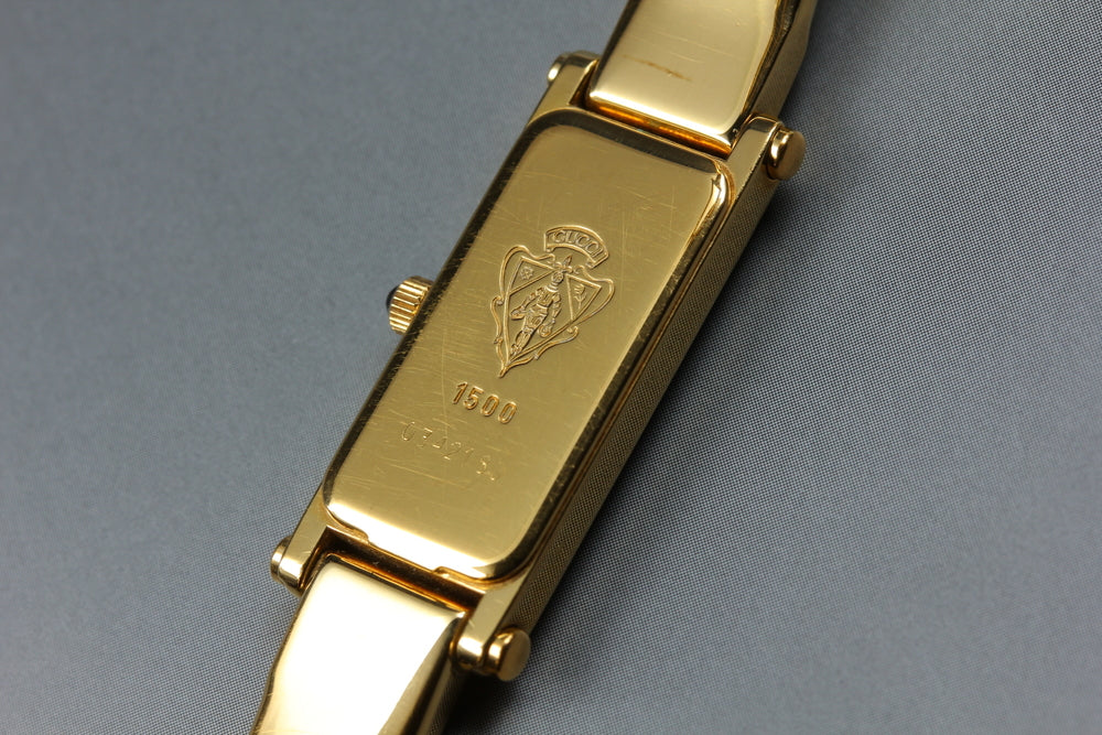Near MINT GUCCI 1500 Mother of Pearl Quartz 12mm Ladies Watch