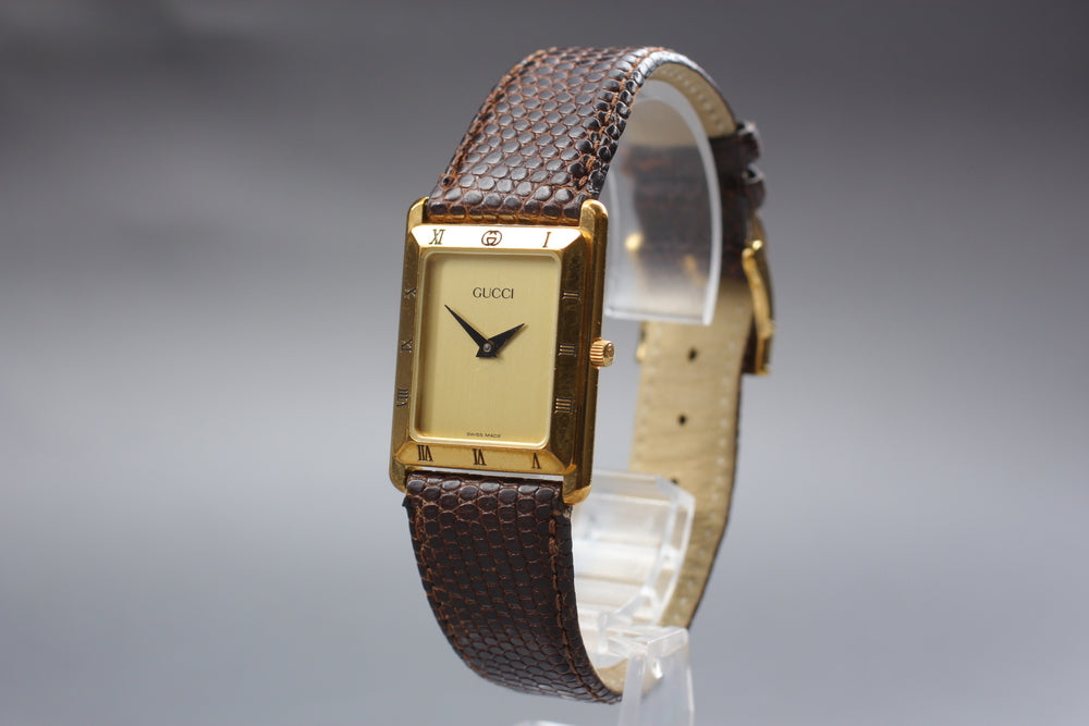 GUCCI 4200M Gold Quartz 24mm Men's Watch