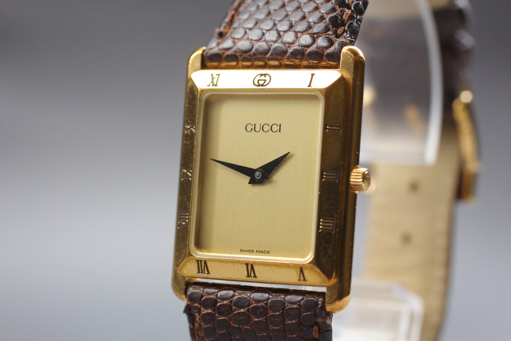 GUCCI 4200M Gold Quartz 24mm Men's Watch