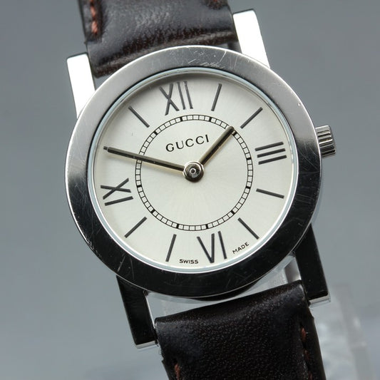 Near MINT GUCCI 5200L.1 Silver Quartz 27mm Ladies Watch