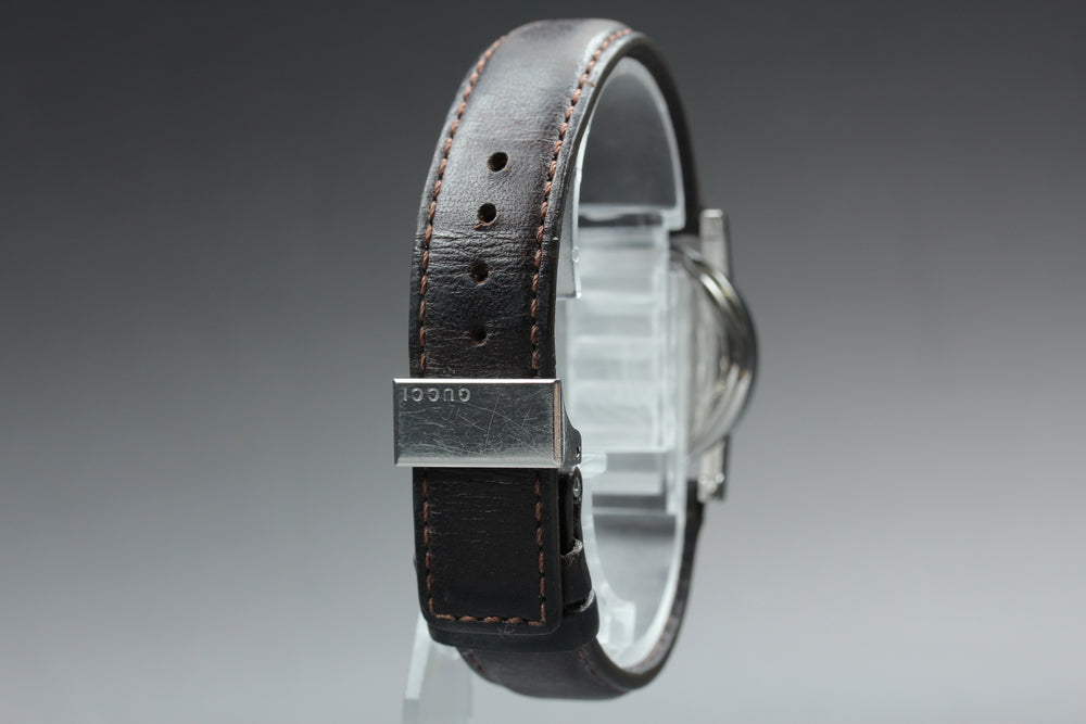 Near MINT GUCCI 5200L.1 Silver Quartz 27mm Ladies Watch