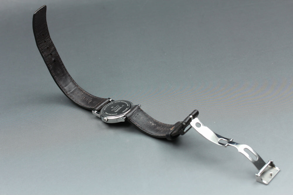 Near MINT GUCCI 5200L.1 Silver Quartz 27mm Ladies Watch