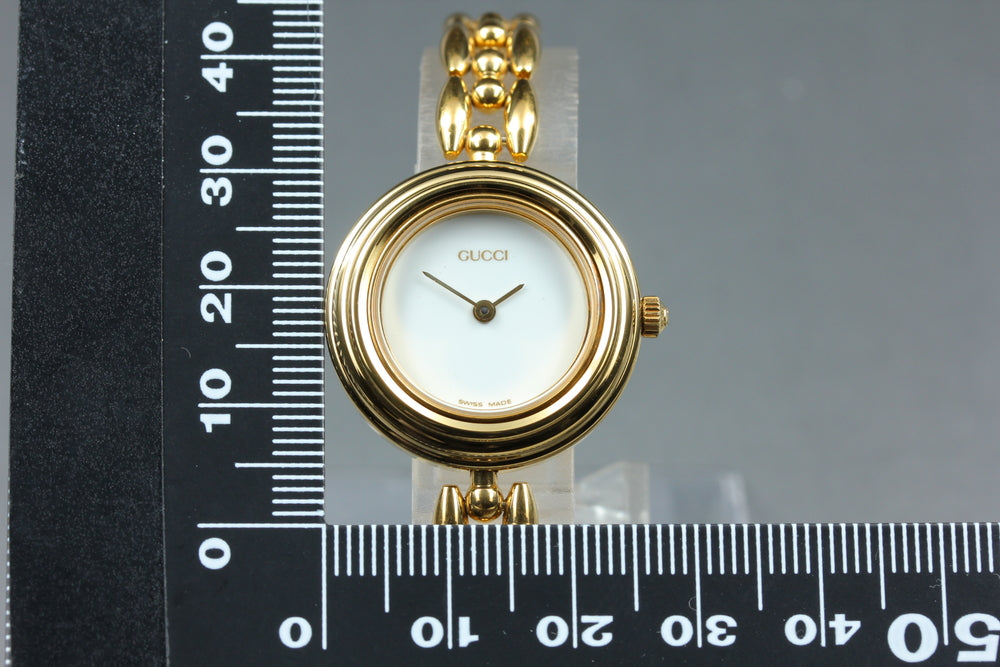 Near MINT GUCCI Change Bezel 11/12.2 White Quartz 26mm Ladies Watch