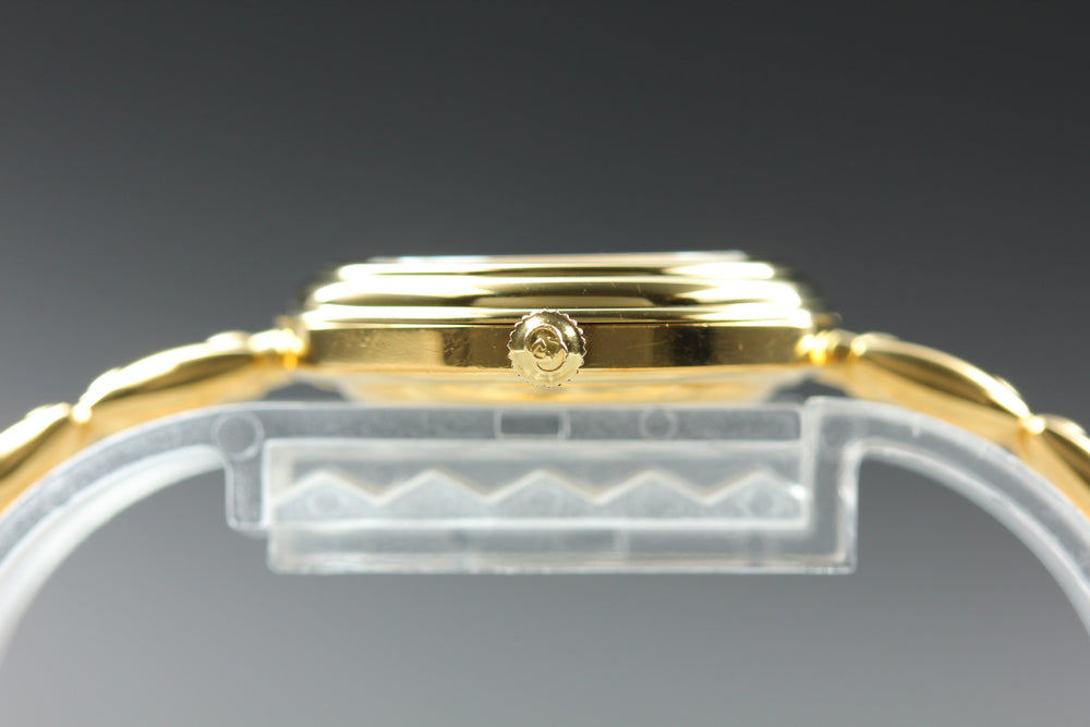 Near MINT GUCCI Change Bezel 11/12.2 White Quartz 26mm Ladies Watch