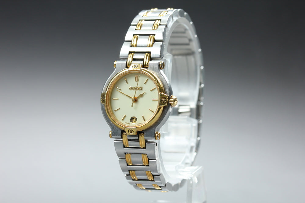 Near MINT GUCCI 9000L Gold Quartz 25mm Ladies Watch