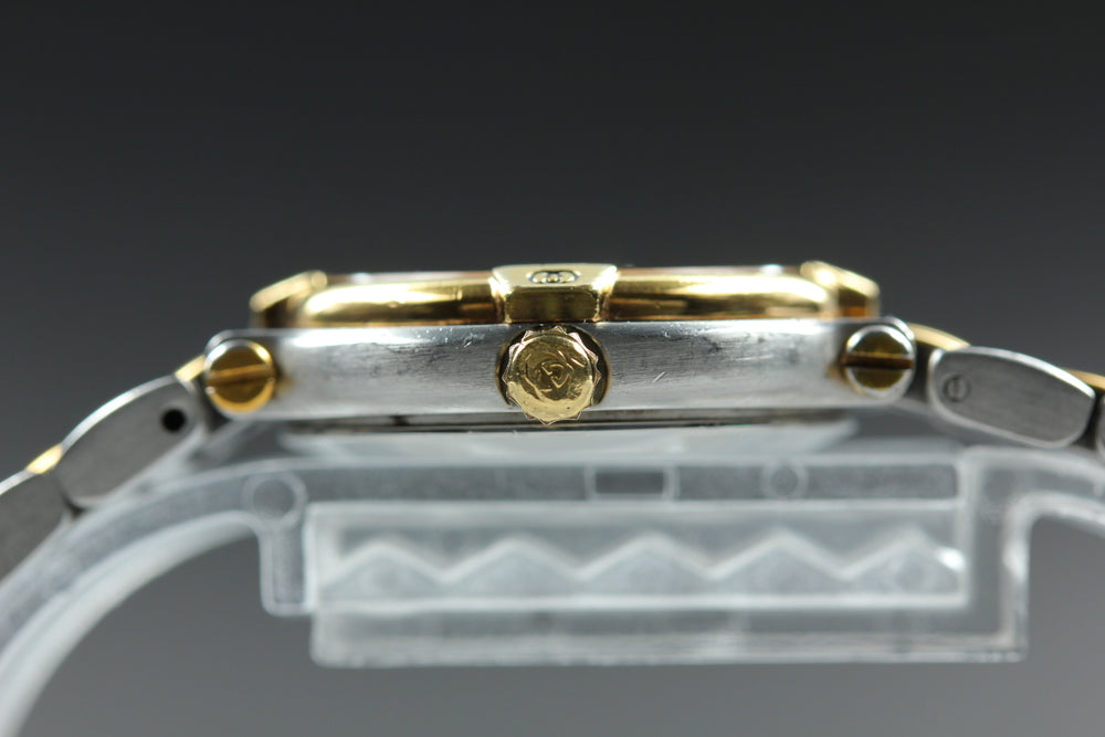Near MINT GUCCI 9000L Gold Quartz 25mm Ladies Watch