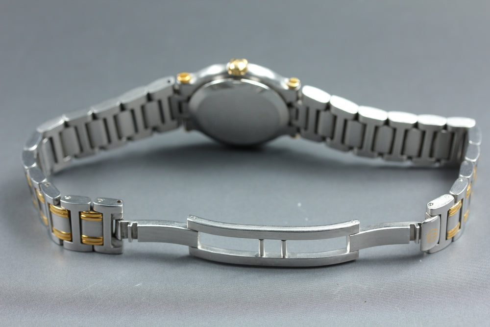 Near MINT GUCCI 9000L Gold Quartz 25mm Ladies Watch