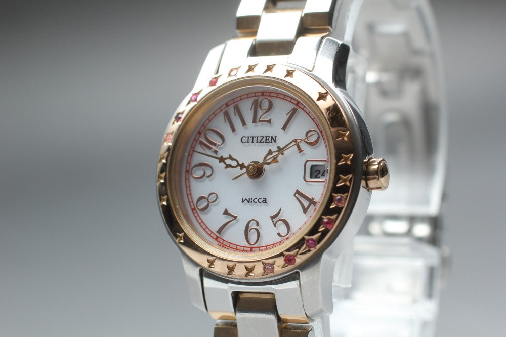 Near MINT CITIZEN Wicca E011-S064490 White Eco-Drive 25.3mm Ladies Watch