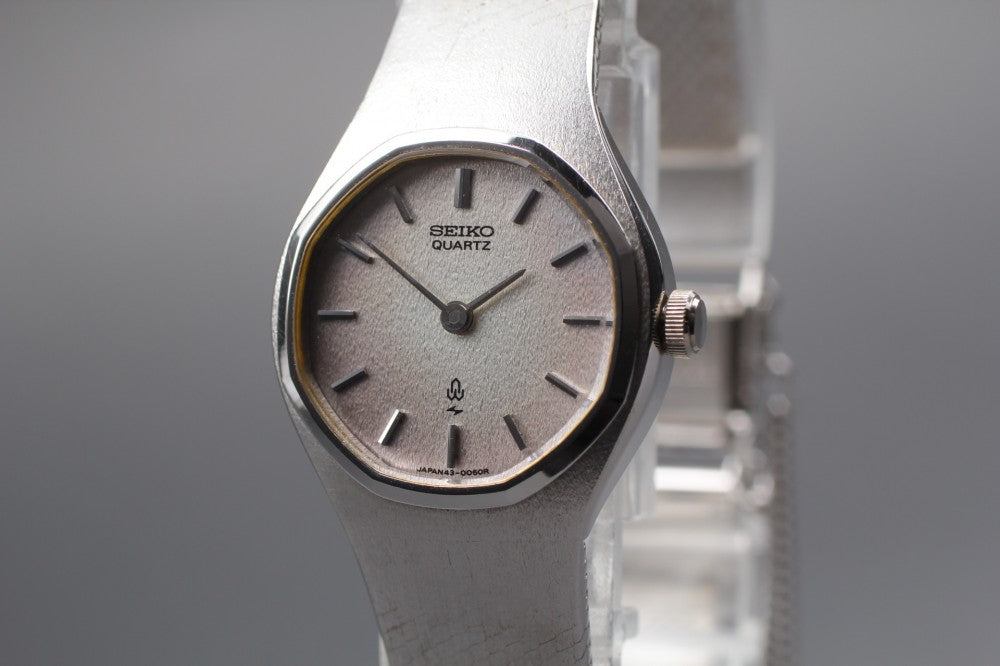Near MINT SEIKO Bracelet 43-7000 Silver Quartz 22mm Ladies Watch 1979