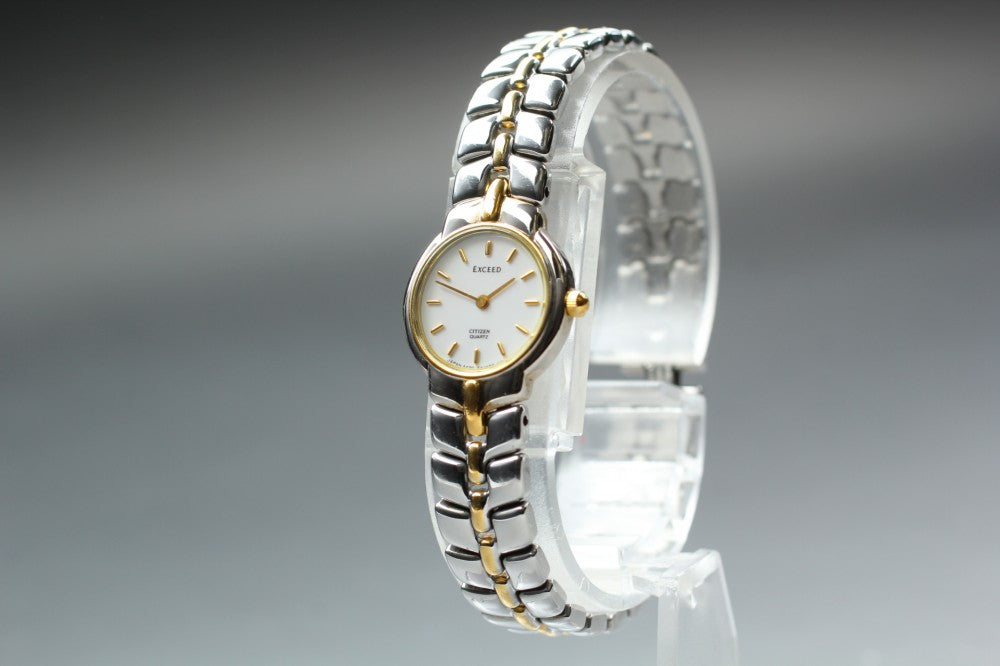 Near MINT CITIZEN Exceed 4420-E40646 White Quartz 17mm Ladies Watch 1989