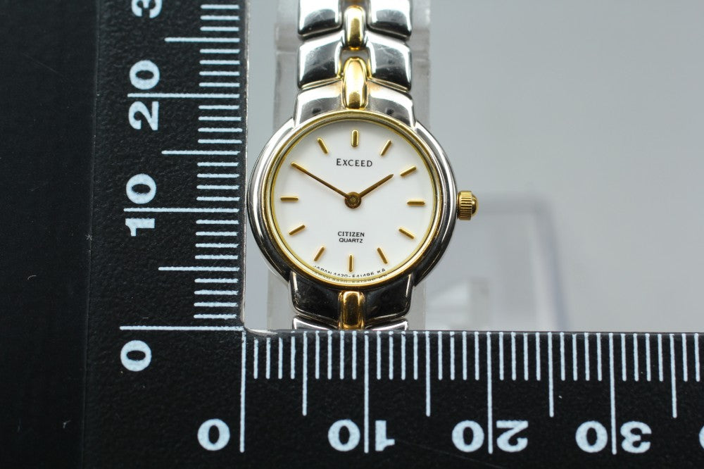Near MINT CITIZEN Exceed 4420-E40646 White Quartz 17mm Ladies Watch 1989