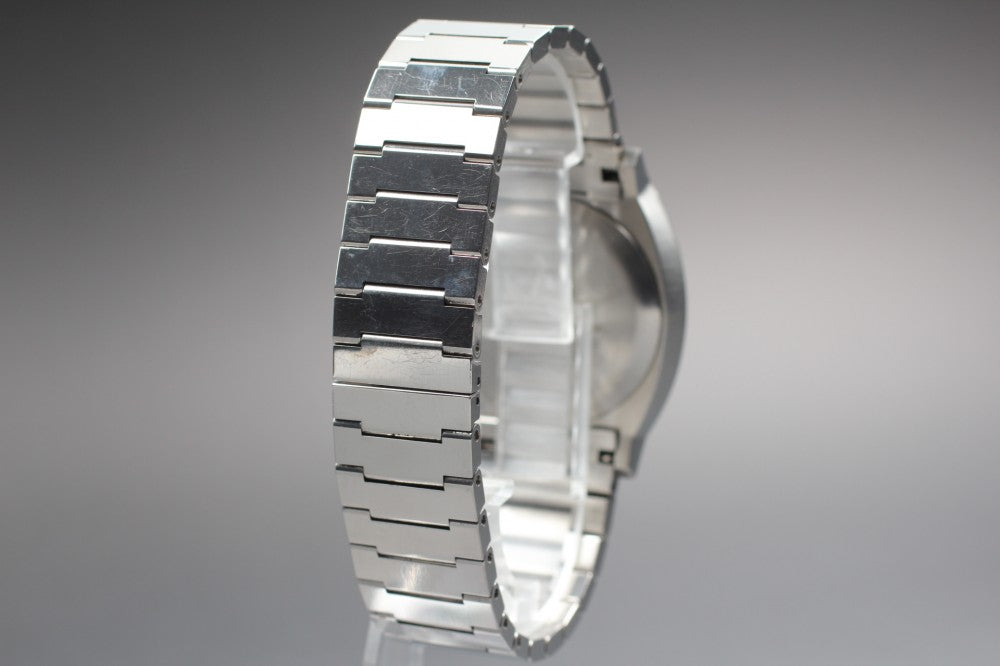 Near MINT Dunhill RPM 8034 Black Quartz 36.5mm Men's Watch