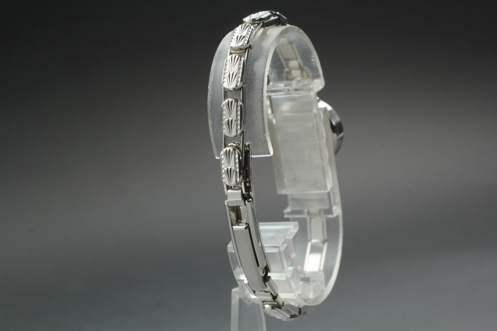 Near MINT SEIKO Solar 10-0880 Silver Manual 16mm Ladies Watch 1970