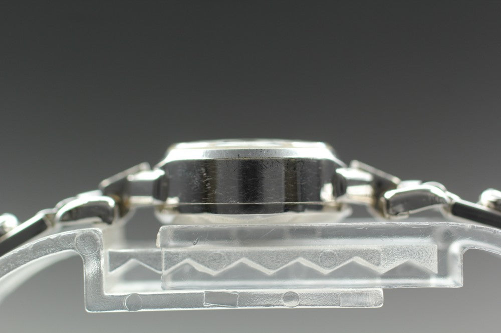 Near MINT SEIKO Solar 10-0880 Silver Manual 16mm Ladies Watch 1970