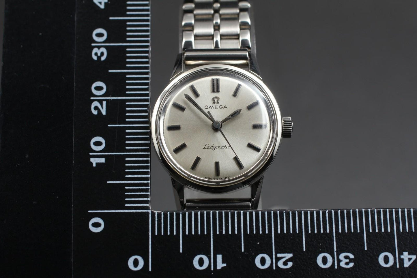 Near MINT Omega Seamaster Ladymatic 565.001 Cal.671 Automatic Ladies Watch JAPAN