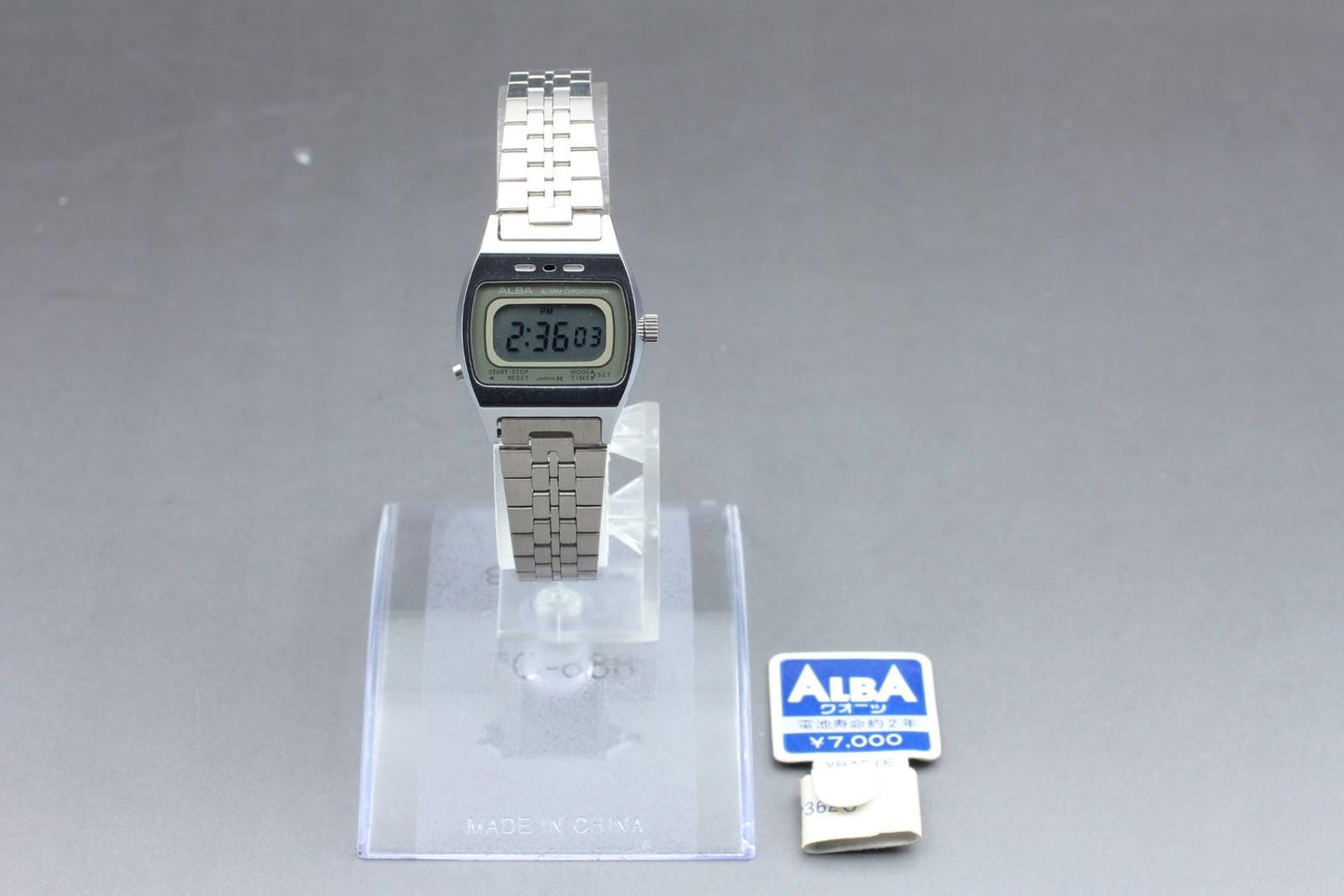 Nos w/ Tag Seiko Alba Alarm Chronograph Y661-4000 23mm Ladies Digital Watch