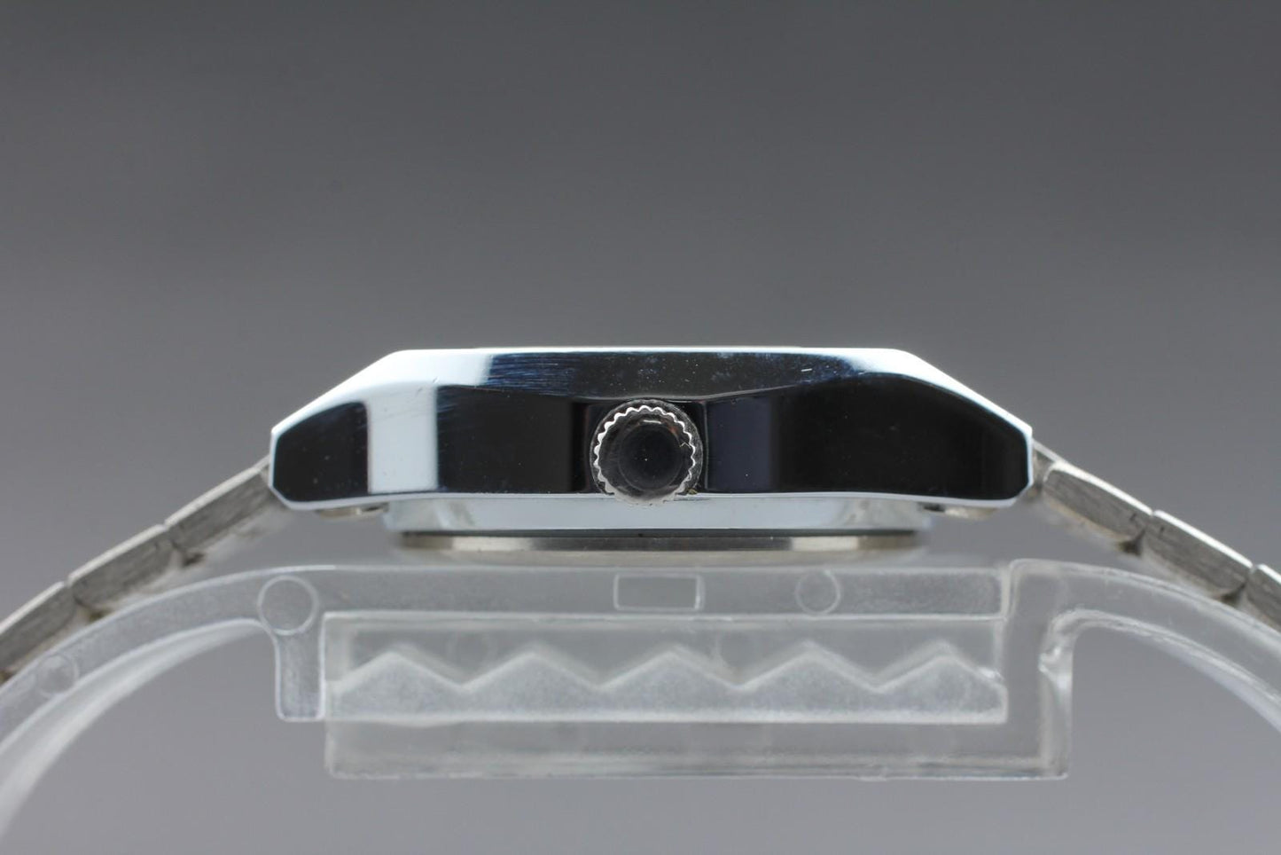 Nos w/ Tag Seiko Alba Alarm Chronograph Y661-4000 23mm Ladies Digital Watch