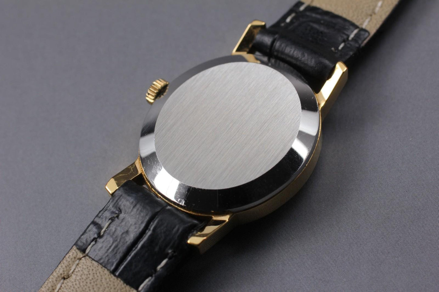 Near MINT OMEGA Geneve 511.0411 Cal.625 Gold Oval Manual Wind Ladies Watch JAPAN