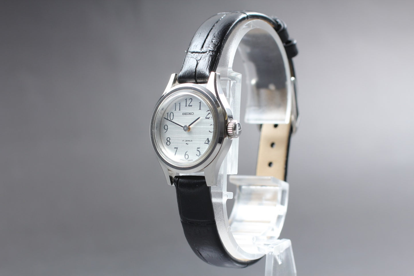 Vintage 1975 [Near MINT] SEIKO 17-0630 Silver 17J Manual Ladies Watch From JAPAN