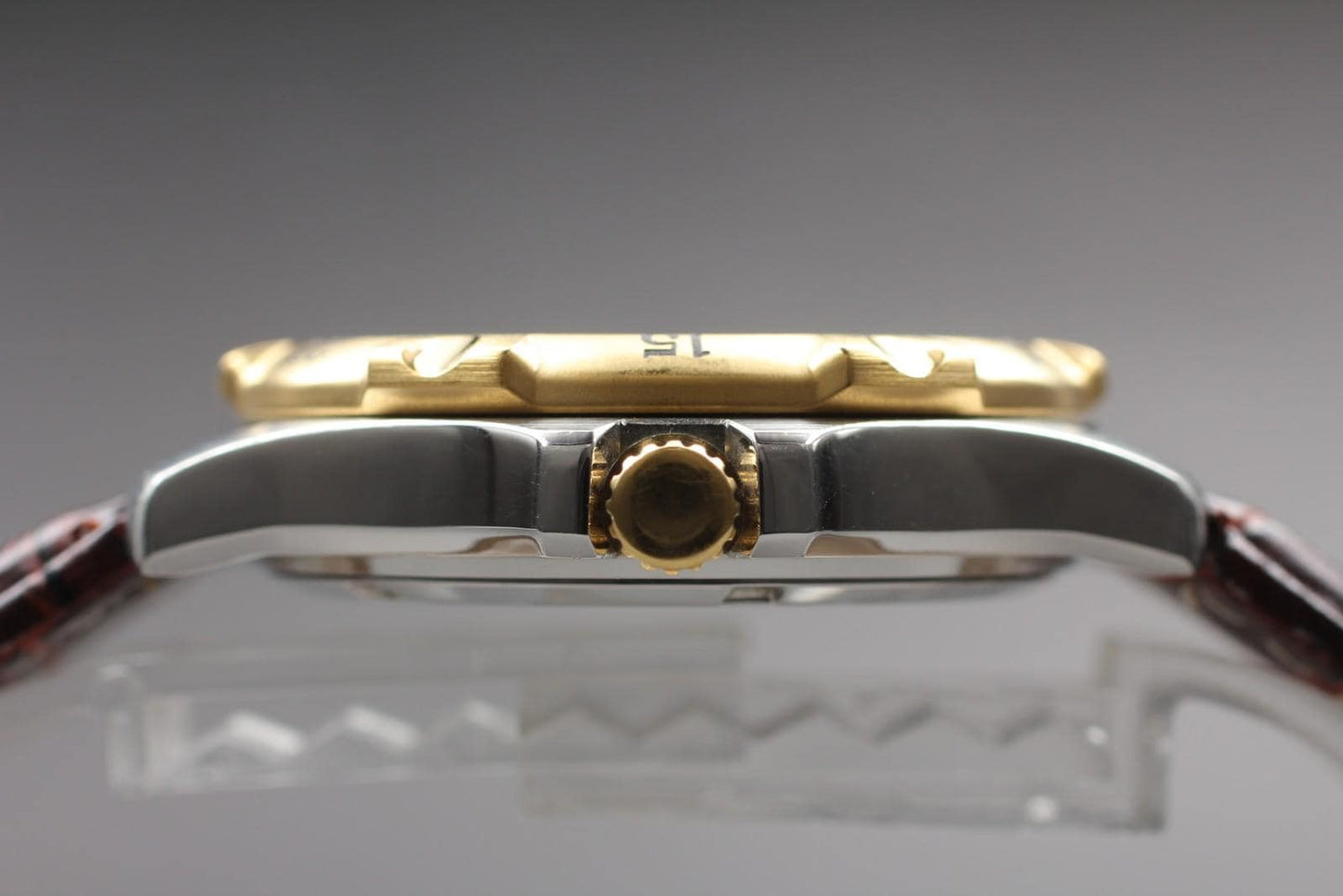 Near MINT* Vintage Casio MD-739 Moonphase Triple Calendar Gold 39mm Watch Japan