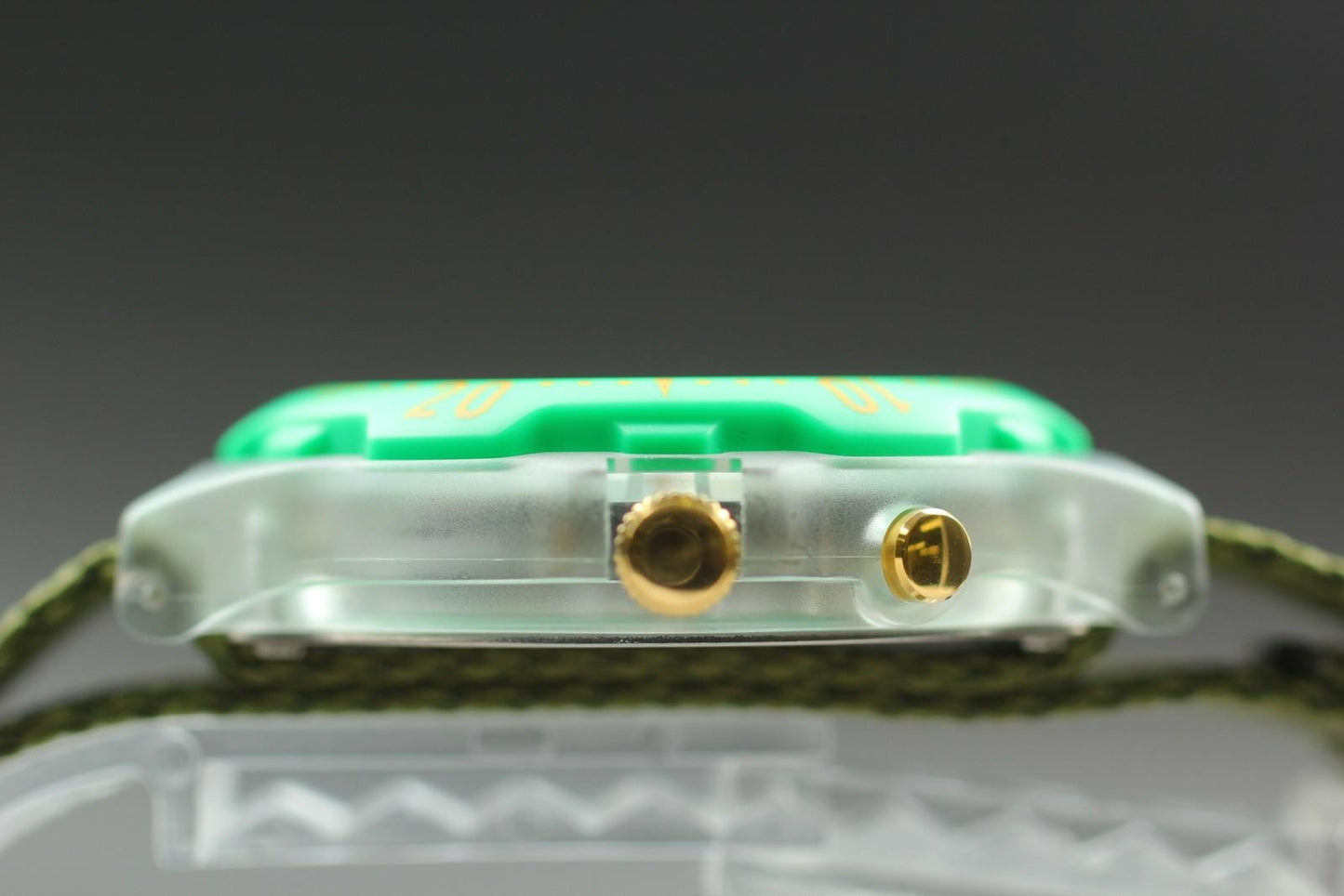 Vintage 1995 Seiko Alba Men's Watch: Green Bezel, Mint Condition w/Tag