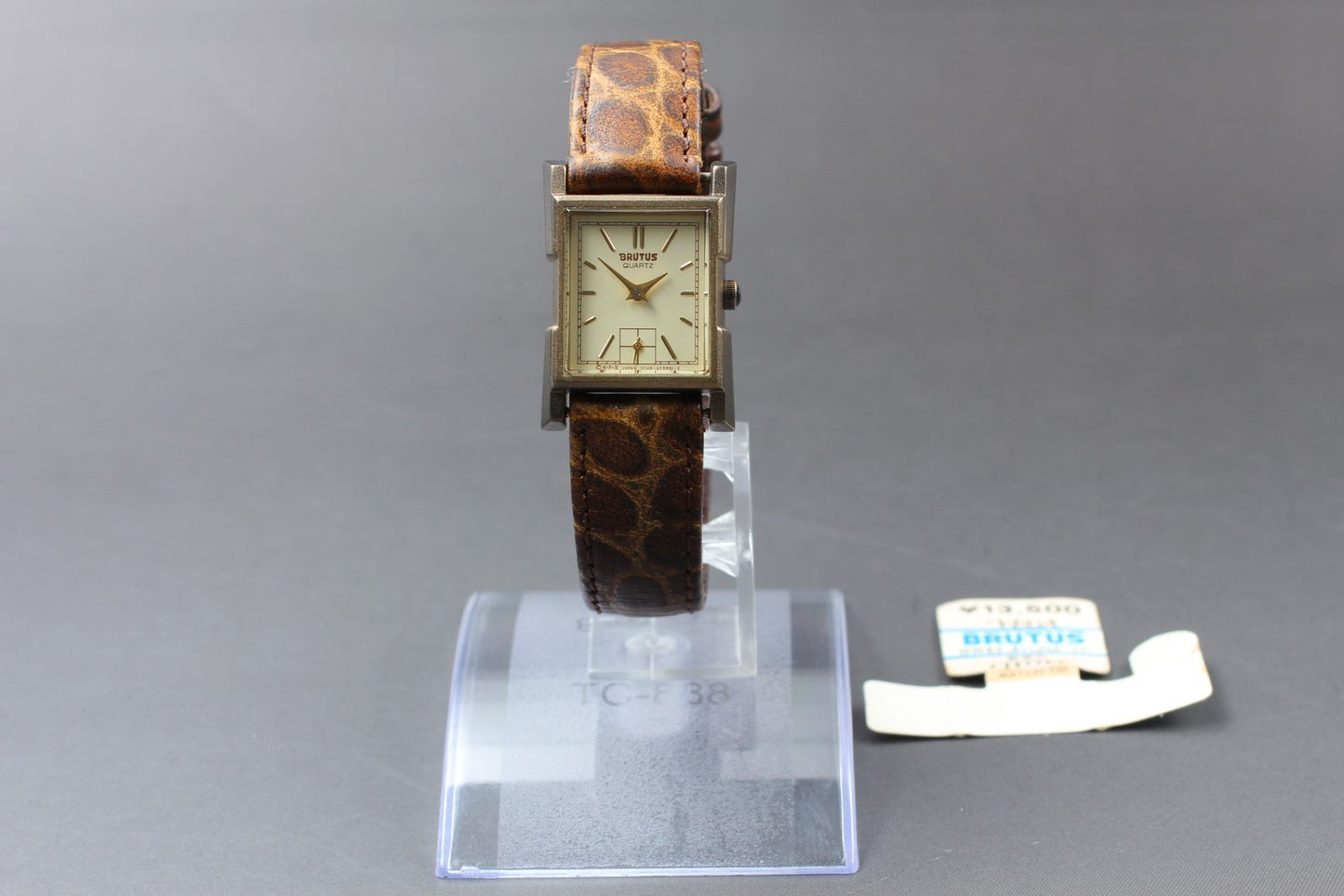 1984 N MINT w/ Tag* Citizen Vega Brutus 2048-399382 Tank Small Seconds Qz Ladies