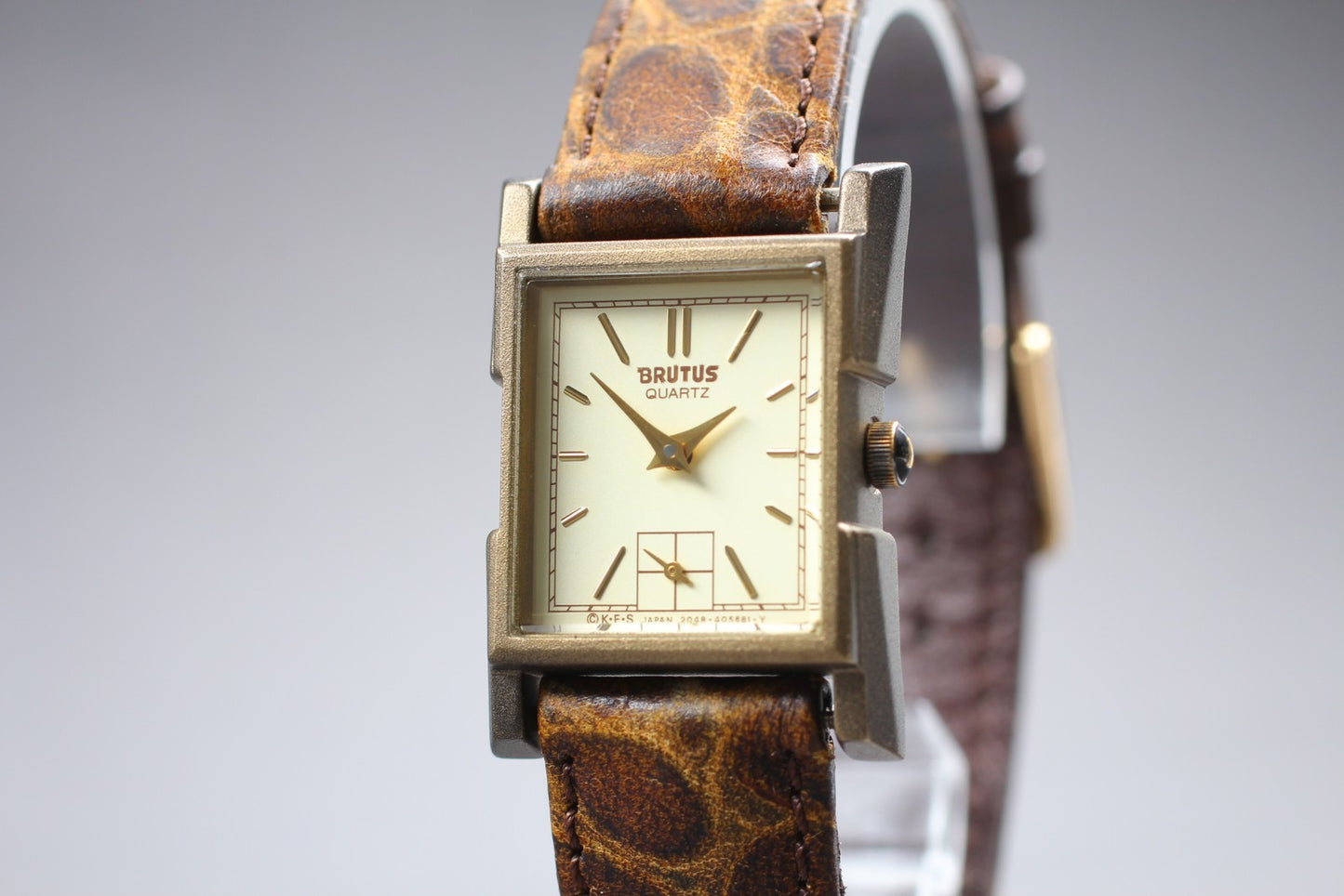 1984 N MINT w/ Tag* Citizen Vega Brutus 2048-399382 Tank Small Seconds Qz Ladies