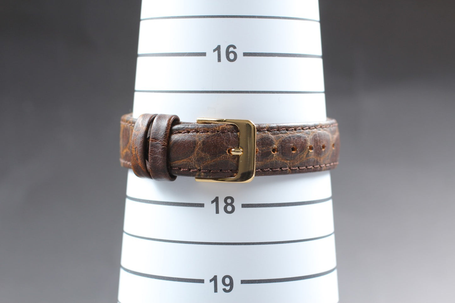 1984 N MINT w/ Tag* Citizen Vega Brutus 2048-399382 Tank Small Seconds Qz Ladies