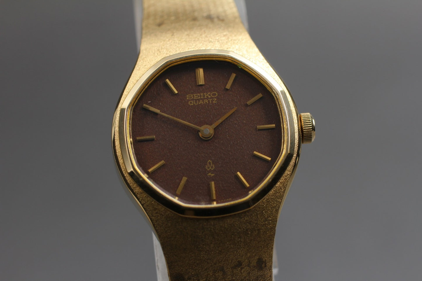 Vintage 1977 [NOS w/ Tag] SEIKO Bracelet 43-7000 Brown Quartz Ladies Watch JAPAN