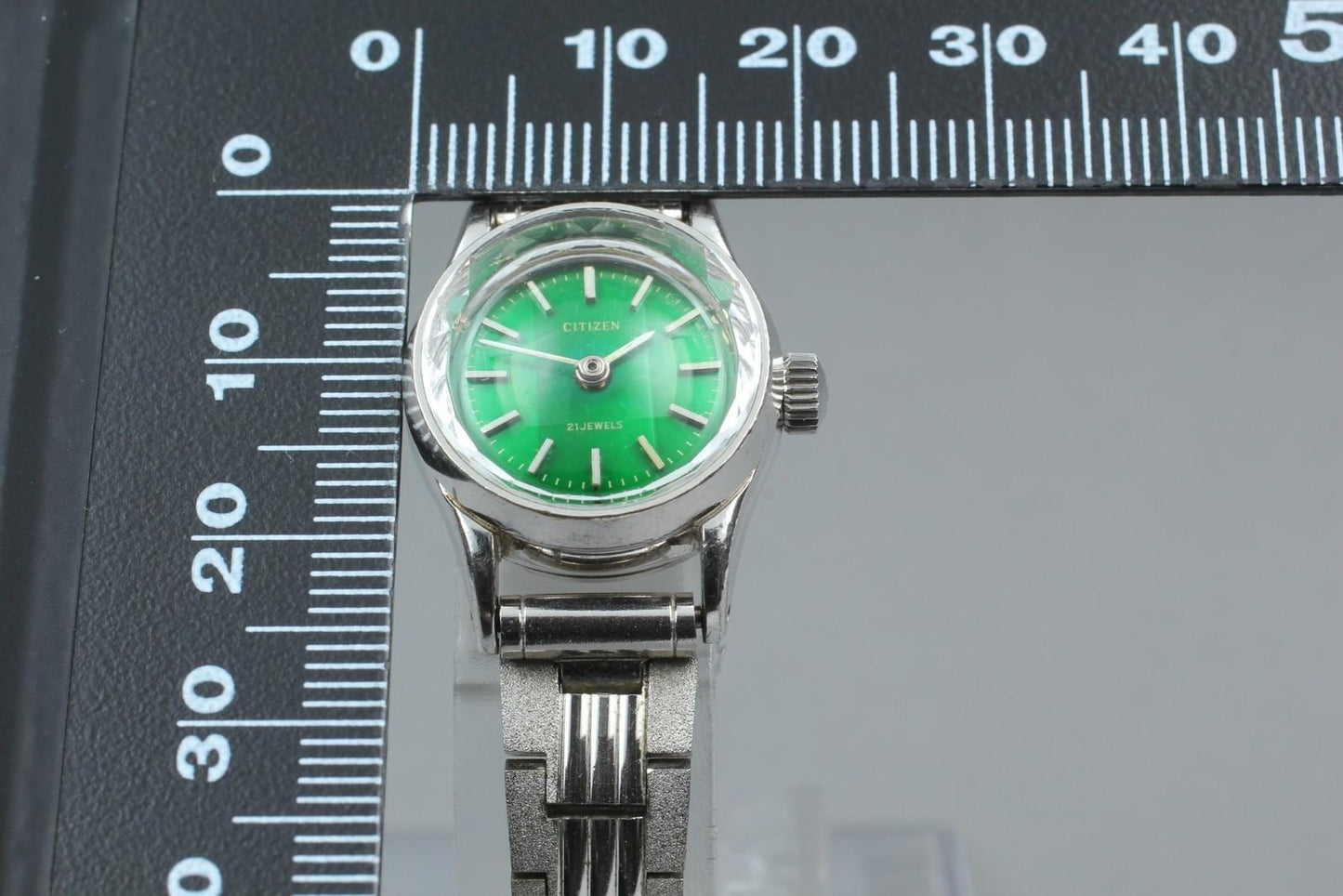 Vintage 1970 [N MINT] Citizen 6800 4-680367 Green 21J Manual Ladies Watch JAPAN