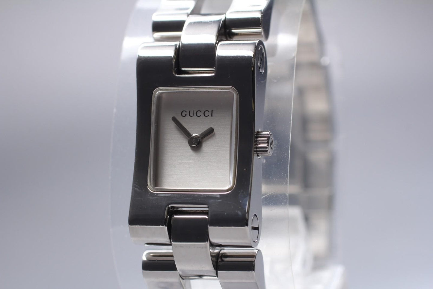 Near MINT* GUCCI 2305L Silver Dial 17mm Quartz Ladies Tank Style Watch JAPAN