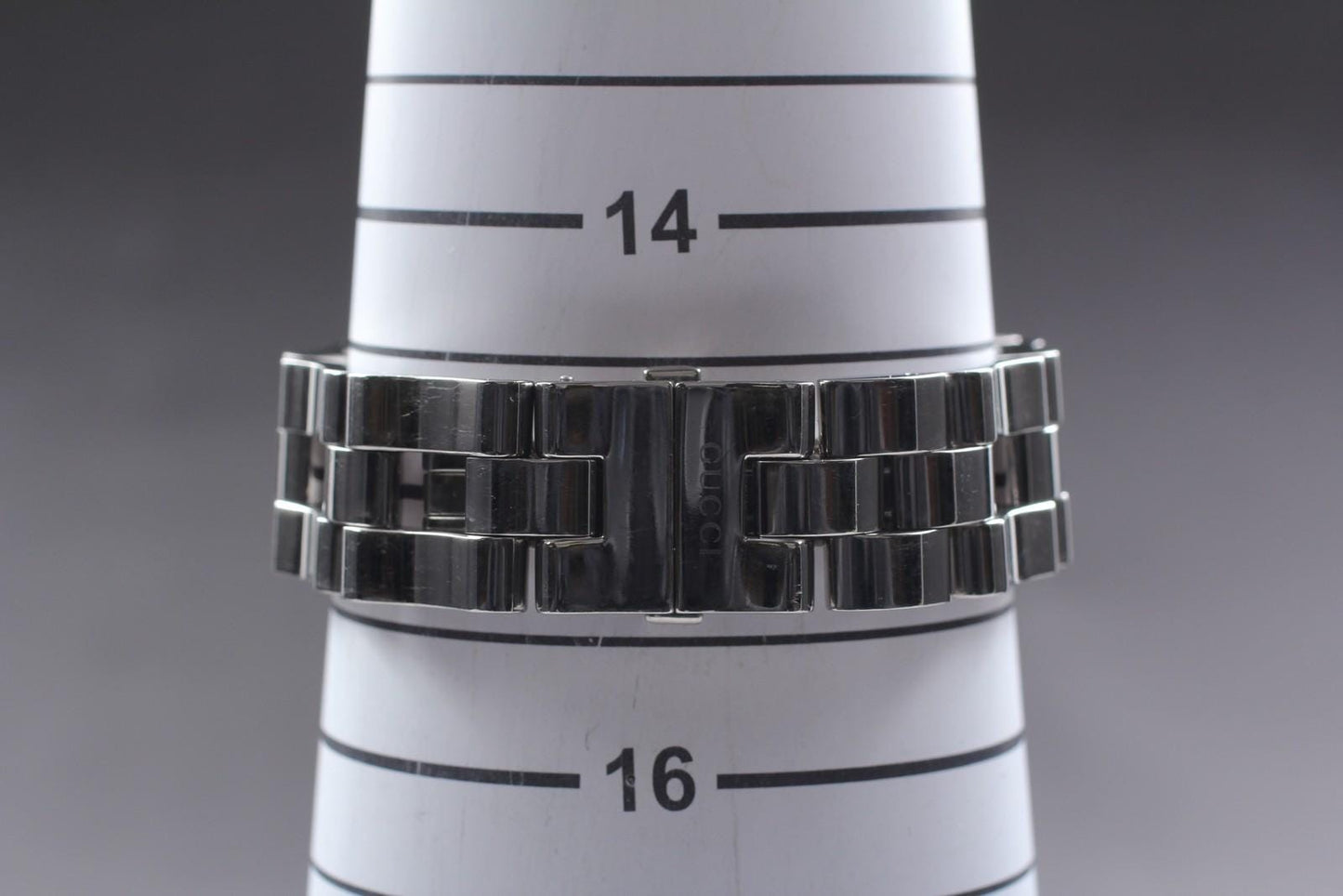 Near MINT* GUCCI 2305L Silver Dial 17mm Quartz Ladies Tank Style Watch JAPAN