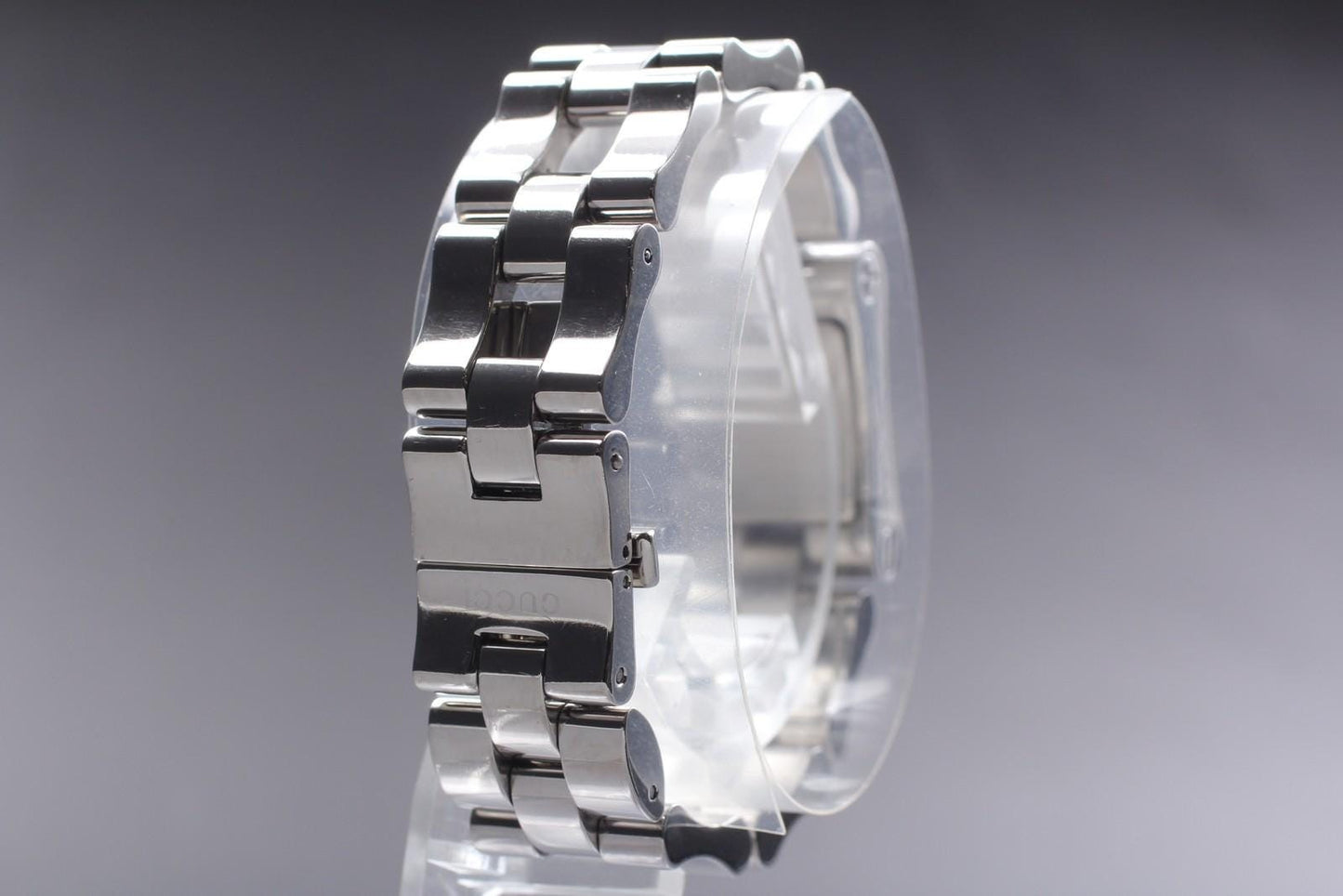 Near MINT* GUCCI 2305L Silver Dial 17mm Quartz Ladies Tank Style Watch JAPAN