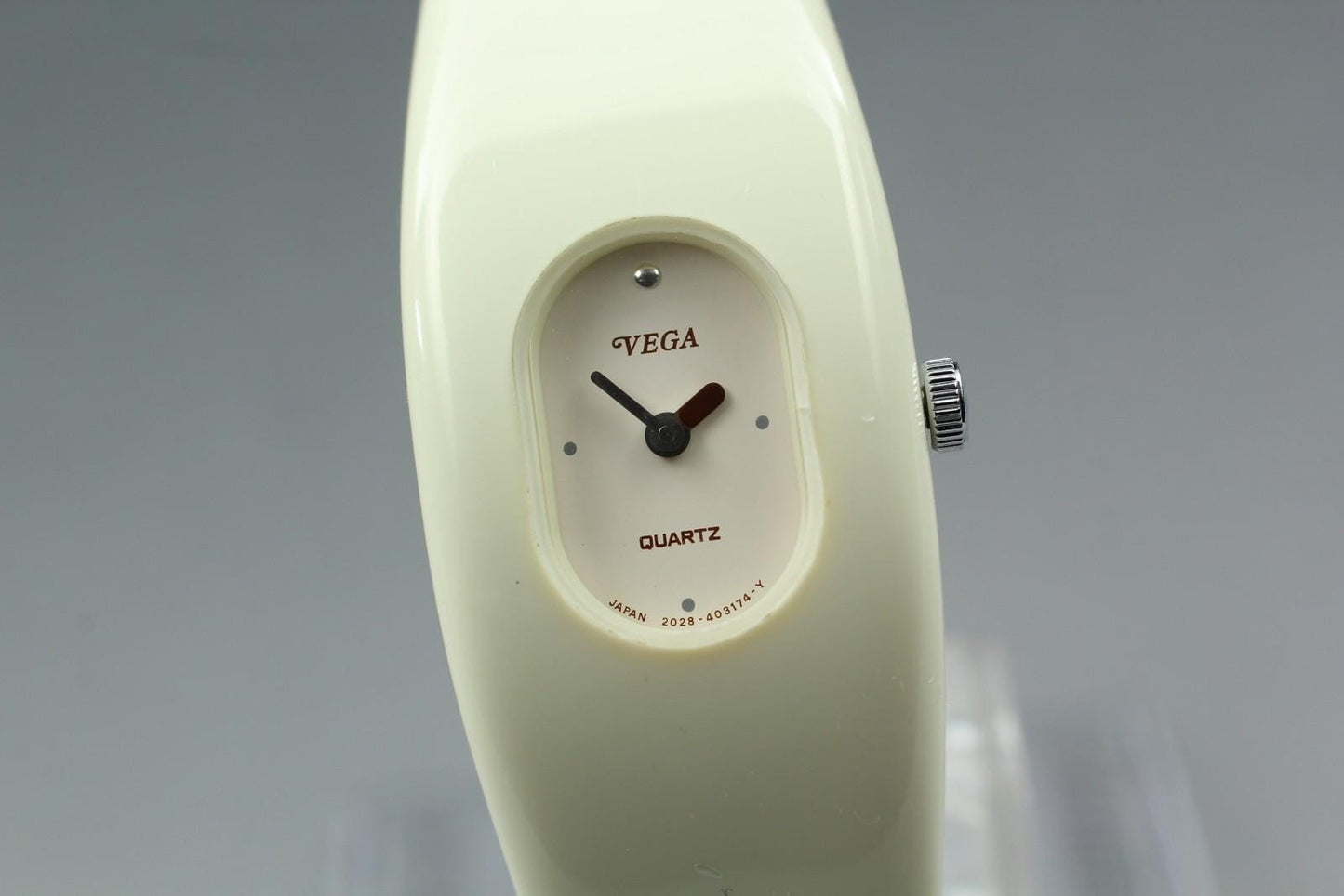 Nos w/ Tag* Citizen Vega 2028-397801 White Bangle Quartz Ladies Watch From JAPAN