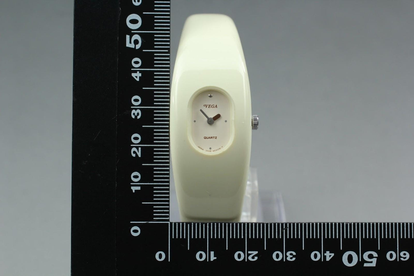 Nos w/ Tag* Citizen Vega 2028-397801 White Bangle Quartz Ladies Watch From JAPAN