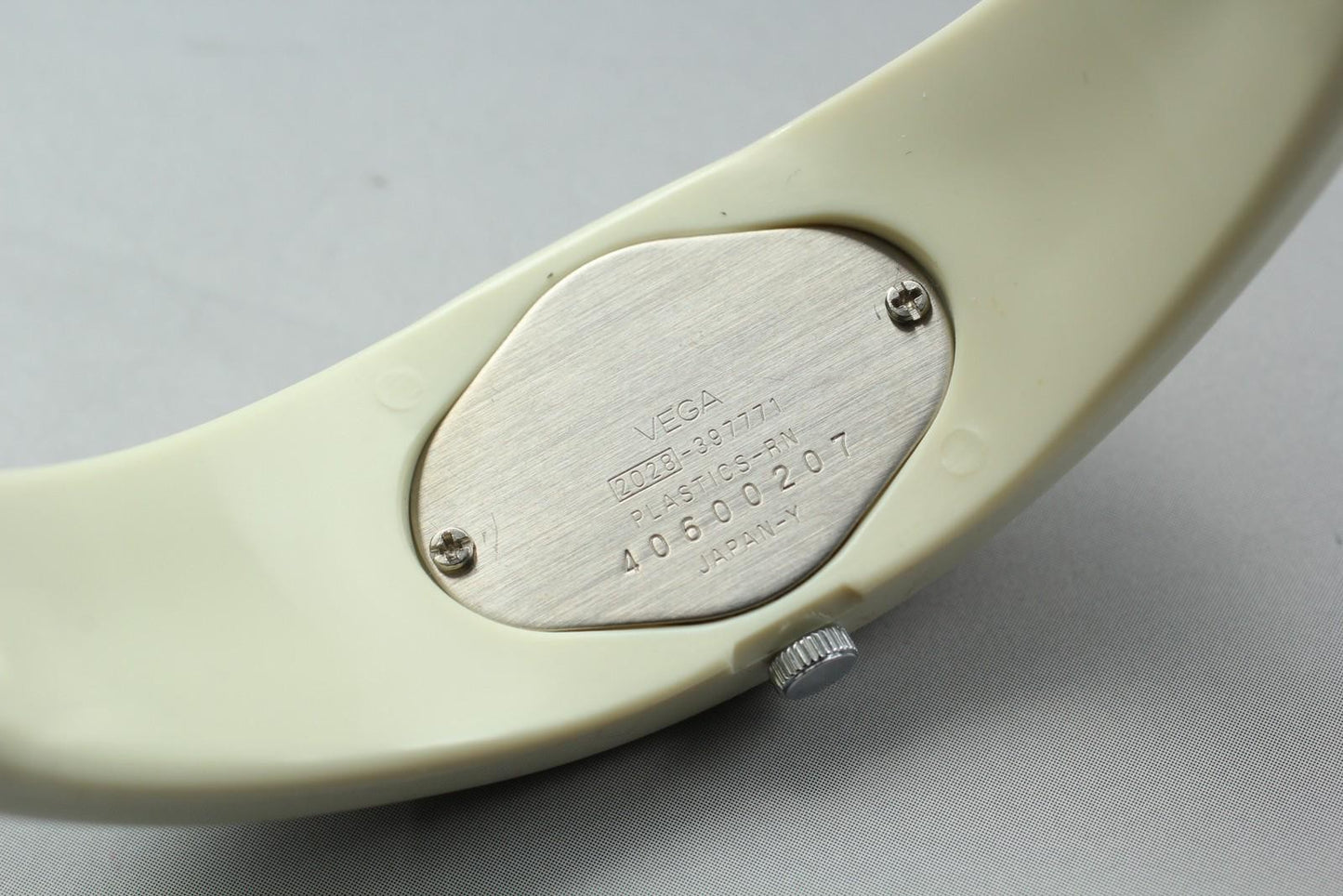 Nos w/ Tag* Citizen Vega 2028-397801 White Bangle Quartz Ladies Watch From JAPAN